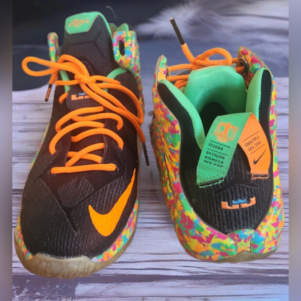 NIKE LEBRON JAMES X11 12 (GS) RARE 2015 "FRUITY PEBBLES" SNEAKERS SIZE 5Y - Picture 2 of 6